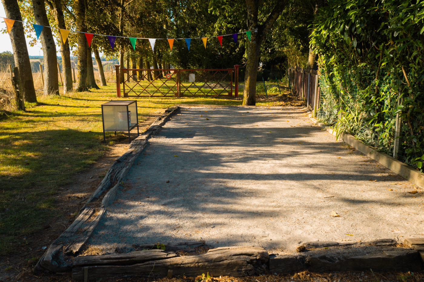 Salle des fêtes avec jardin et terrasse proche Laval – Mayenne Salle des fêtes avec jardin et terrasse proche Laval - Mayenne